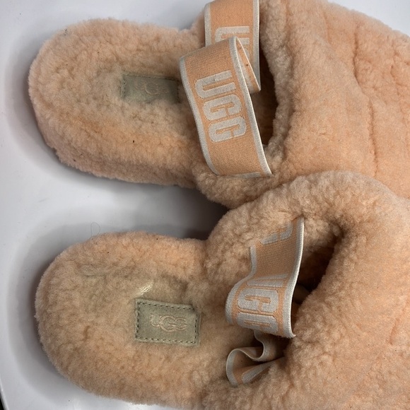 UGG Fluff Yeah platform slippers light peach size 11โ - Picture 10 of 10